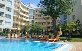 Yassen Holiday Village
